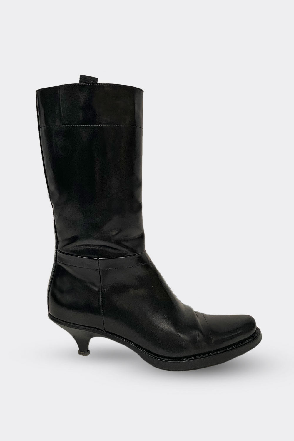 Minimalist cheap black boots